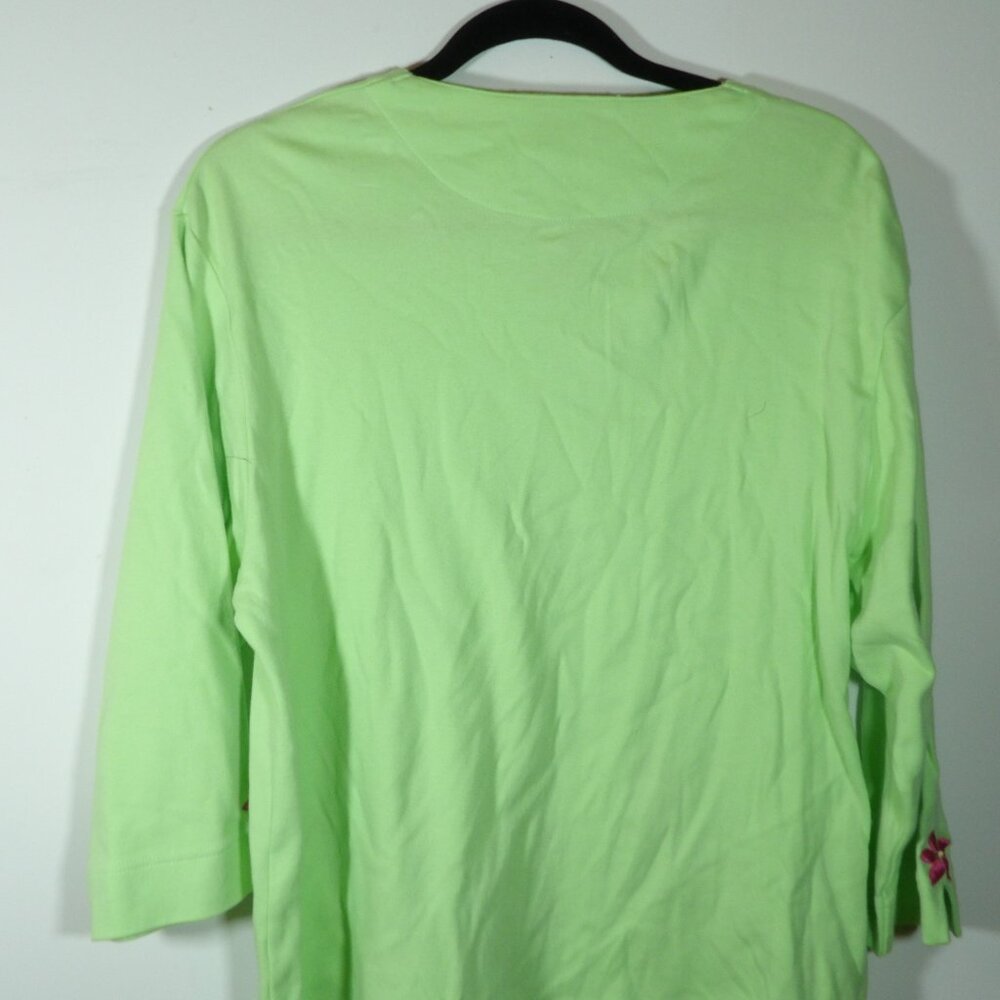 Mandal Bay Green Shirt with Embroidered Flowers Size Large - Picture 3 of 3